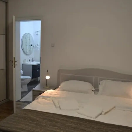 Victoria Plaza Two Bdr Apt Apartment Bucharest