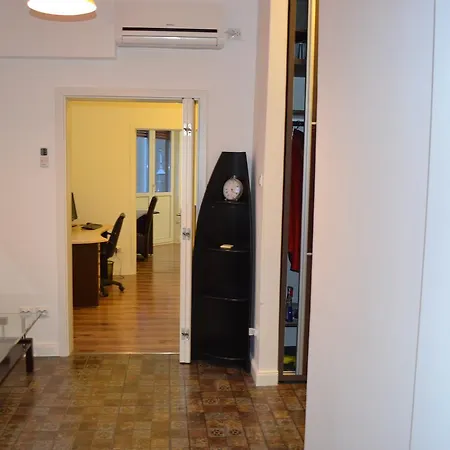 Apartment Victoria Plaza Two Bdr Apt Bucharest