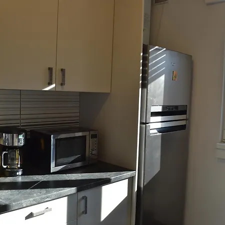 Victoria Plaza Two Bdr Apt Apartment *