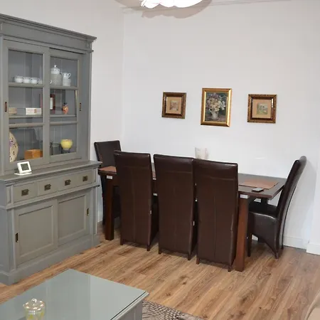 Victoria Plaza Two Bdr Apt Bucharest