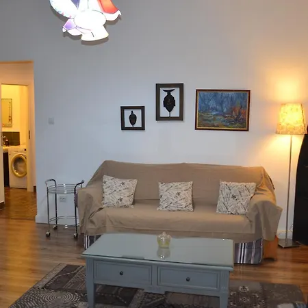Victoria Plaza Two Bdr Apt Bucharest